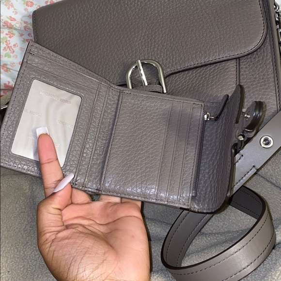 Michael Korda Purse and Wallet - Picture 11 of 11